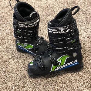 Youth Ski Boots